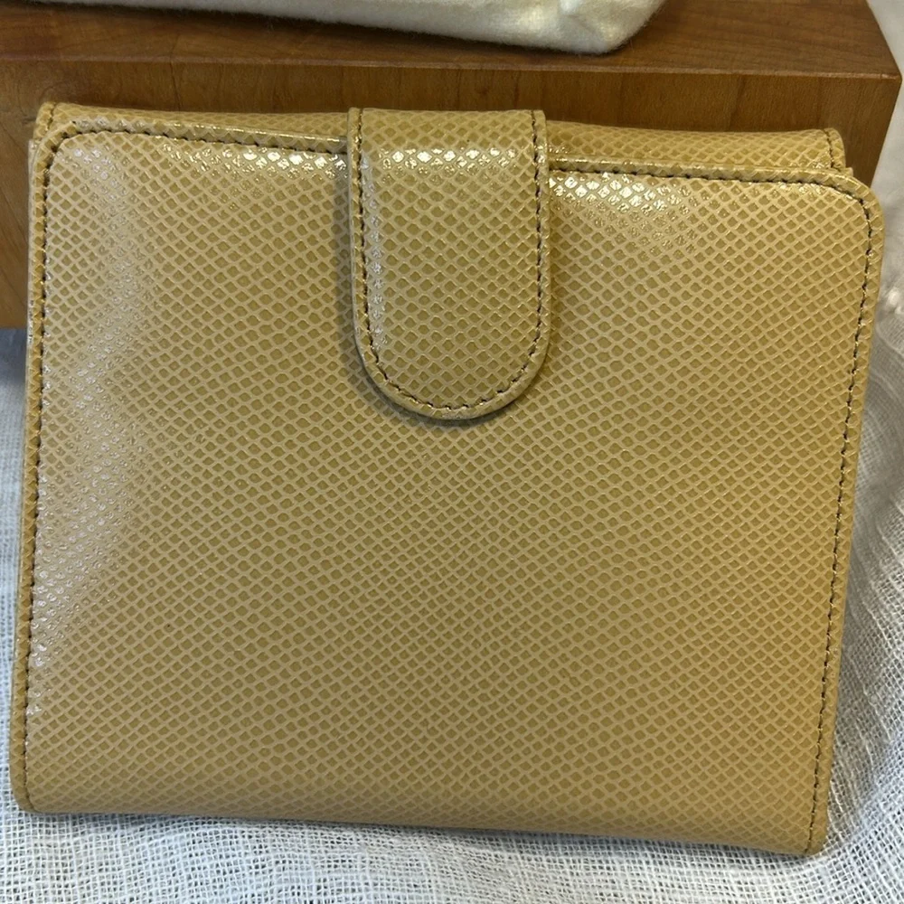 NWT MontBlanc glove leather with dust bag and box (damaged)